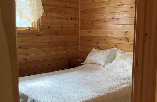 L'lle-du-Grand-Calumet House | Quiet bungalow short walk to the beach