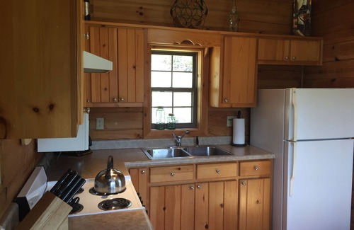 West Jefferson Cabin | Quiet cabin in the woods.