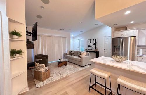 South Natomas House | Quiet Community, Stylish Escape