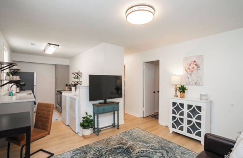 Radnor Apartment | Quiet, Convenient 2 Bedroom w/W&D - Stay w/9yr Professional & Responsive Host!
