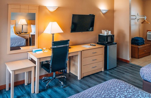 Brooklyn Hotel | Quiet Corner Inn