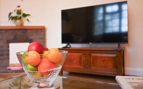 Weston House | Quiet & Cosy Countryside Haven - Free parking