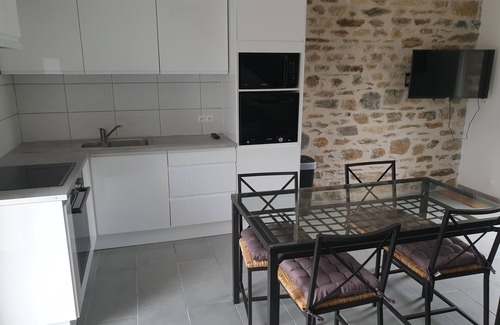 Plomodiern House | quiet cottage in an old renovated farmhouse near the sea