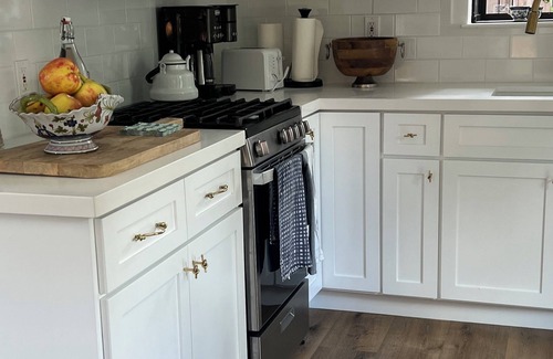 Carmel Cottage | Quiet Cottage in Carmel, near Barnyard