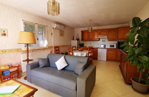 Grillon Apartment | Quiet cottage with heated pool
