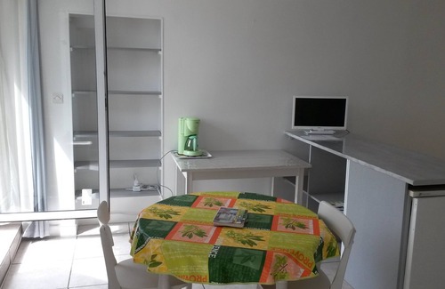 Lannion Apartment | Quiet cottage with terrace and garden