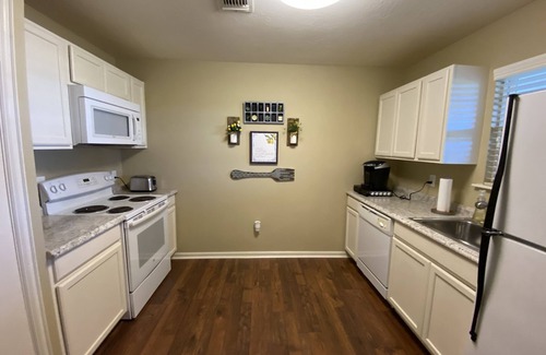 Millican House | Quiet country 3 bed 3 bath with queen size sofa bed only 22 minutes from TAMU