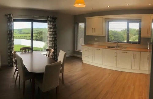 Shiplake House | Quiet country house, adjacent to a working dairy farm