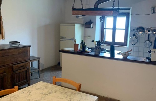 Castelnuovo di Val di Cecina House | Quiet country house, pets allowed