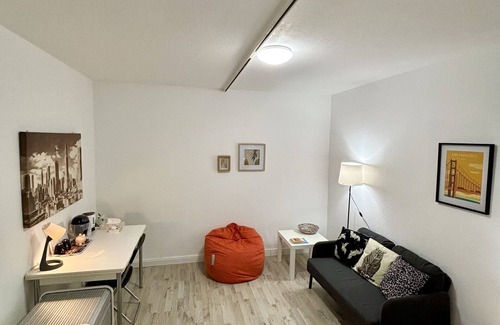 Langenfeld Apartment | Quiet & cozy double room + single bed in top location