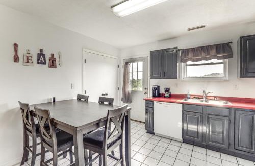 Dry Ridge House | Quiet Dry Ridge Home with Yard - Near Ark Encounter!