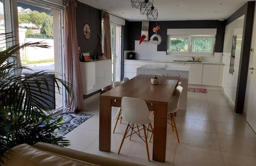 Pfulgriesheim House | Quiet family home with pool NO PARTY. Ideal for families with children.