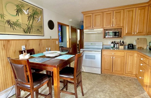North Deering House | Quiet Family Vacation Home in Portland, Maine 7 minutes to the Old Port