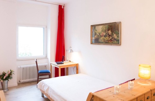 Kalk Apartment | Quiet, friendly 2 bedroom flat near trade fair