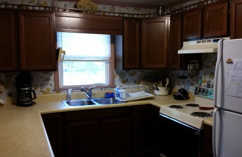 Ridgeway Cottage | Quiet, good fishing, boating and swimming on large private lot