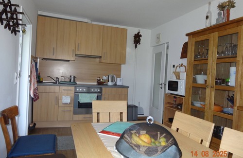 Lahnau Apartment | Quiet granny apartment with eat-in kitchen, bedroom and bathroom.