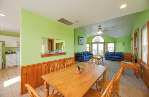 Hatteras Apartment | Quiet Hatteras Duplex With Decks ~ 1 Mile to Beach