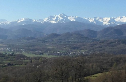 Taurignan-Castet House | Quiet holiday or weekend house with view of the Pyrenees