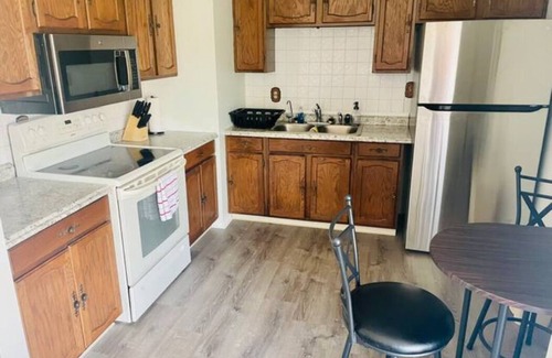 Wayland House | Quiet Home, near Lake Milton & West Branch