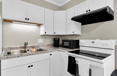 Penfield House | Quiet Home on the Outskirts of Urbana Near Local Restaurant