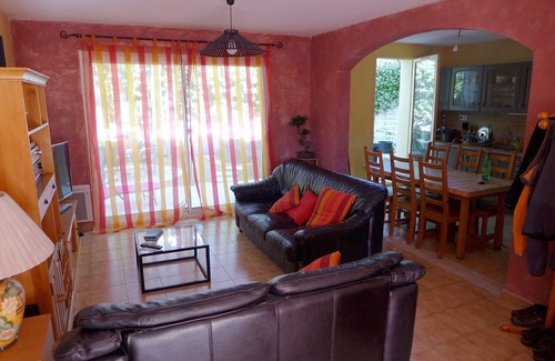 Aiguelongue House | quiet house with shaded garden and jacuzzi