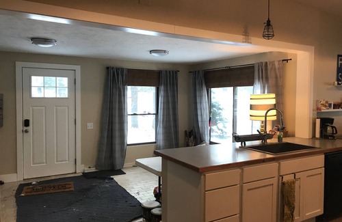Twin Lake Cottage | Quiet lake house on private all-sports Clear Lake, perfect for families.