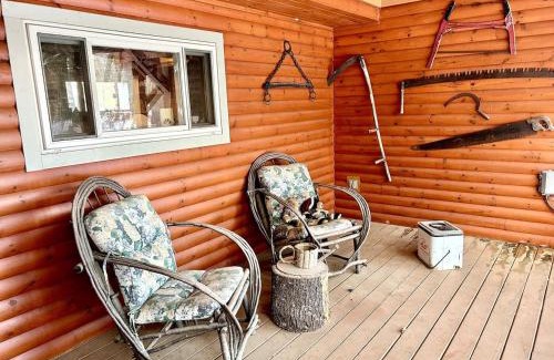 Union House | Quiet Maine Cabin Getaway