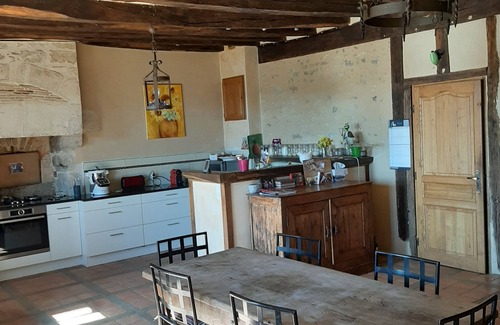 Fay House | Quiet manor house 10 km from Le Mans and 15 min from the 24h race circuit