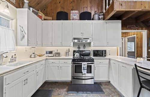 Cedar Glen Cabin | Quiet mountain getaway! Come relax in our cozy cabin surrounded by trees.