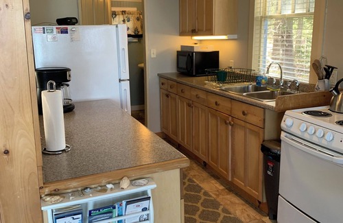 Spruce Head Cottage | Quiet Ocean Front Cottage With Stunning Views & Private Beach Close To Rockland