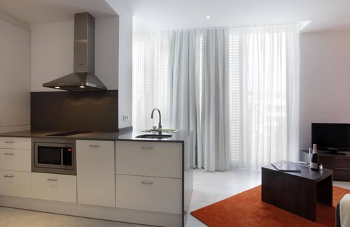 Les Corts Apartment | Quiet one-bedroom apartment and sofa bed