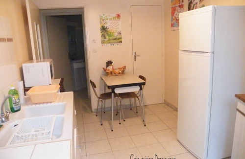 Beaumont-de-Lomagne Apartment | Quiet, restful gîte in town. Everything is less than 500m away on foot!