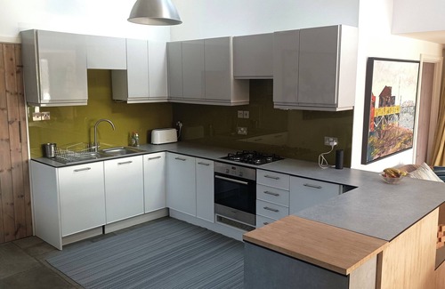 Norwich House | Quiet spacious open plan studio bungalow in the heart of Norfolk countryside.