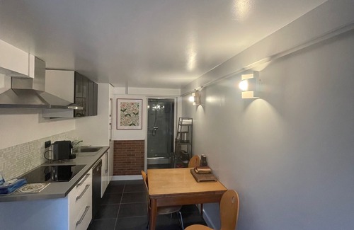 Joinville-le-Pont Apartment | Quiet studio in detached house