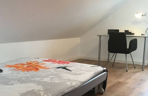 Wernau Apartment | Quiet top floor apartment with 2 separate bedrooms