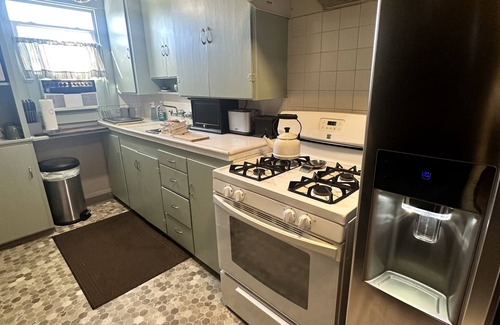 Downtown Apartment | Quiet warm apartment above spa