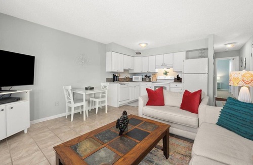 Caine Woods Condo | Quiet Waterfront Getaway in North Ocean City