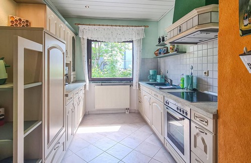 Berga/Elster House | Quietly located cottage on 1000sqm large property above the town of Berga.