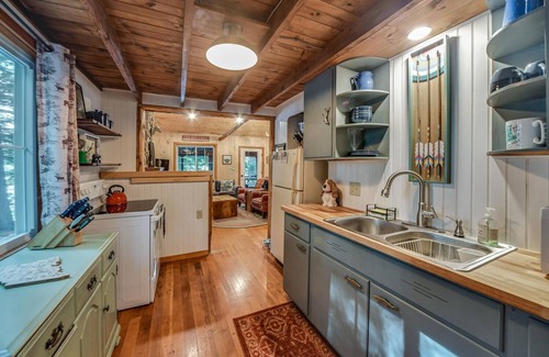 Weeks Mills Cabin | Quintessential Maine cabin w/private waterfront
