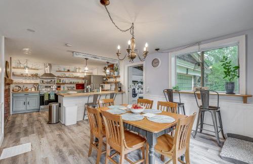 Putnam House | Quintessential New England Home with Patio and Grill!
