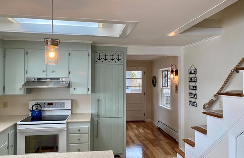 Spruce Head House | Quintessential Waterfront Maine Cottage