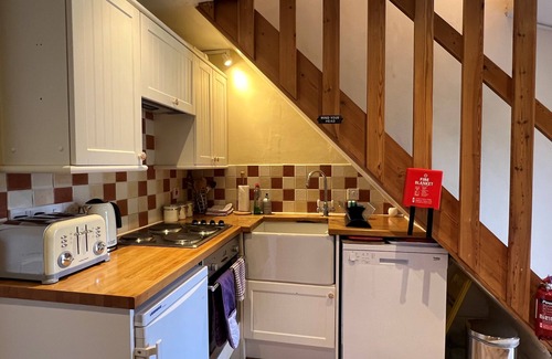 Kidlington Cottage | Quirky and cosy canal-side cottage in the Oxfordshire countryside.