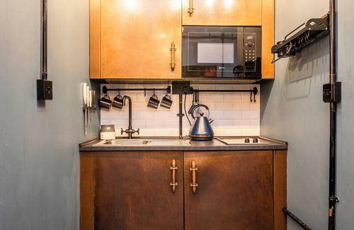 Camberwell Green Apartment | Quirky Harry Potter Themed Family Studio Apartment