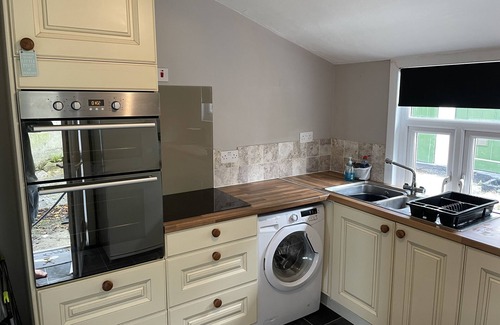 St Austell House | Quite Location With Stretching Views, Close to Eden Project and Heligan Gardens