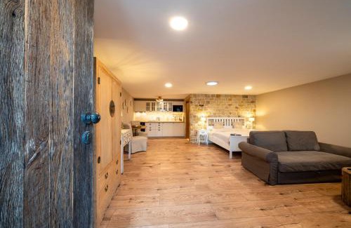 Chyne Apartment | Quite place Terrace Forest nearby Recuperation