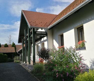 Rabagyarmat Apartment | Rábagyarmati Apartman II