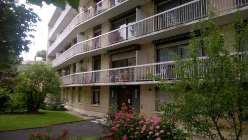 Fontenay-aux-Roses Apartment | Résidence du Parc