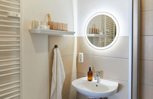 Langenhorn Apartment | R B Apartment Hamburg Comfort am Flughafen für 1-5 Personen - ideal für Geschäftsreisende und Familien - Küche - Smart TV - kostenloser Parkplatz