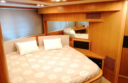 Vigo Boat Rental | R54 Premium Yacht