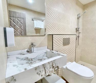 Bidiya House | R61 Sunrise Chalet